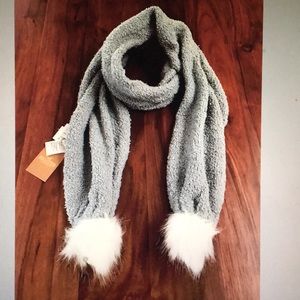 Hollister brand-new with tag Pom Pom scarf